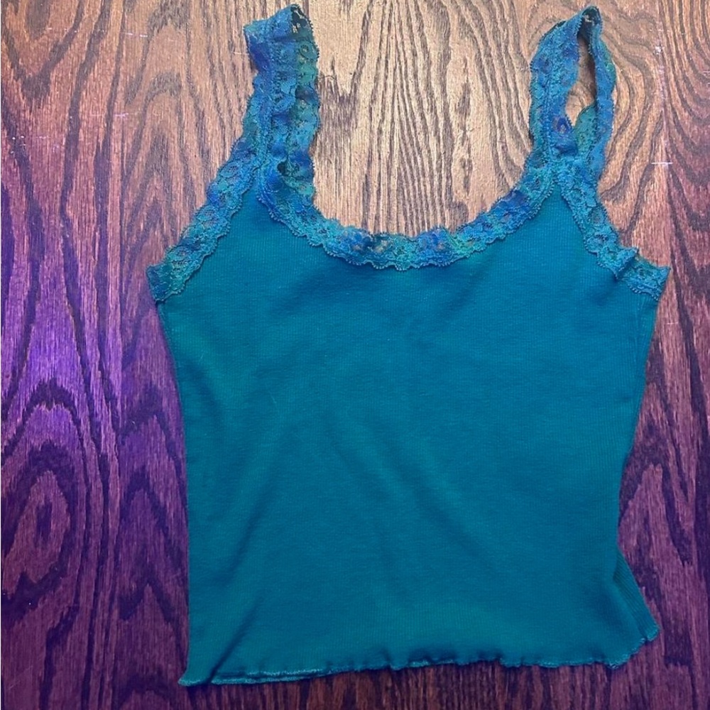 green cropped tank top
